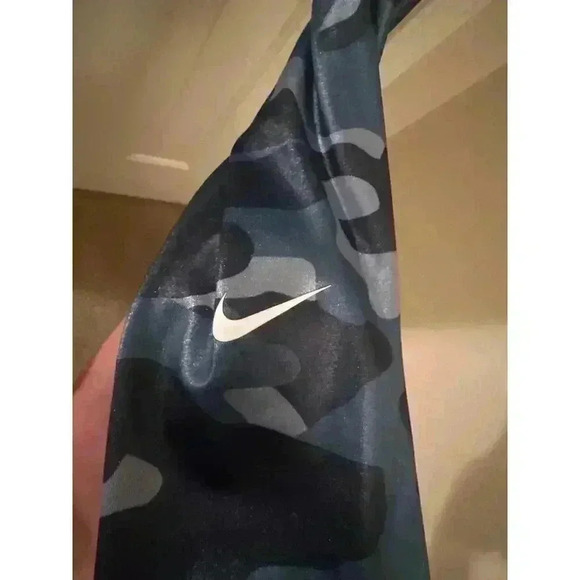 Blue Sparkly Camo Mid Rise Nike Leggings - Picture 3 of 6